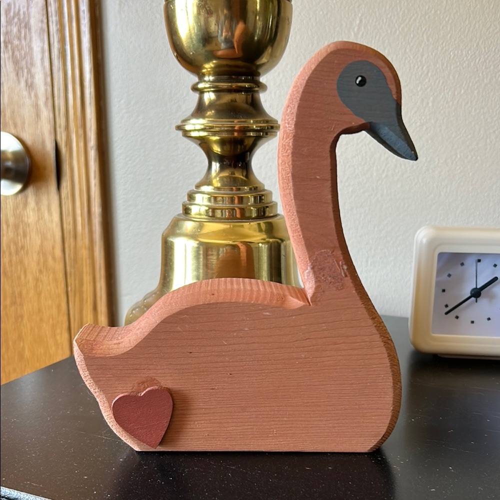 Wooden Swan Decor with Heart Accent